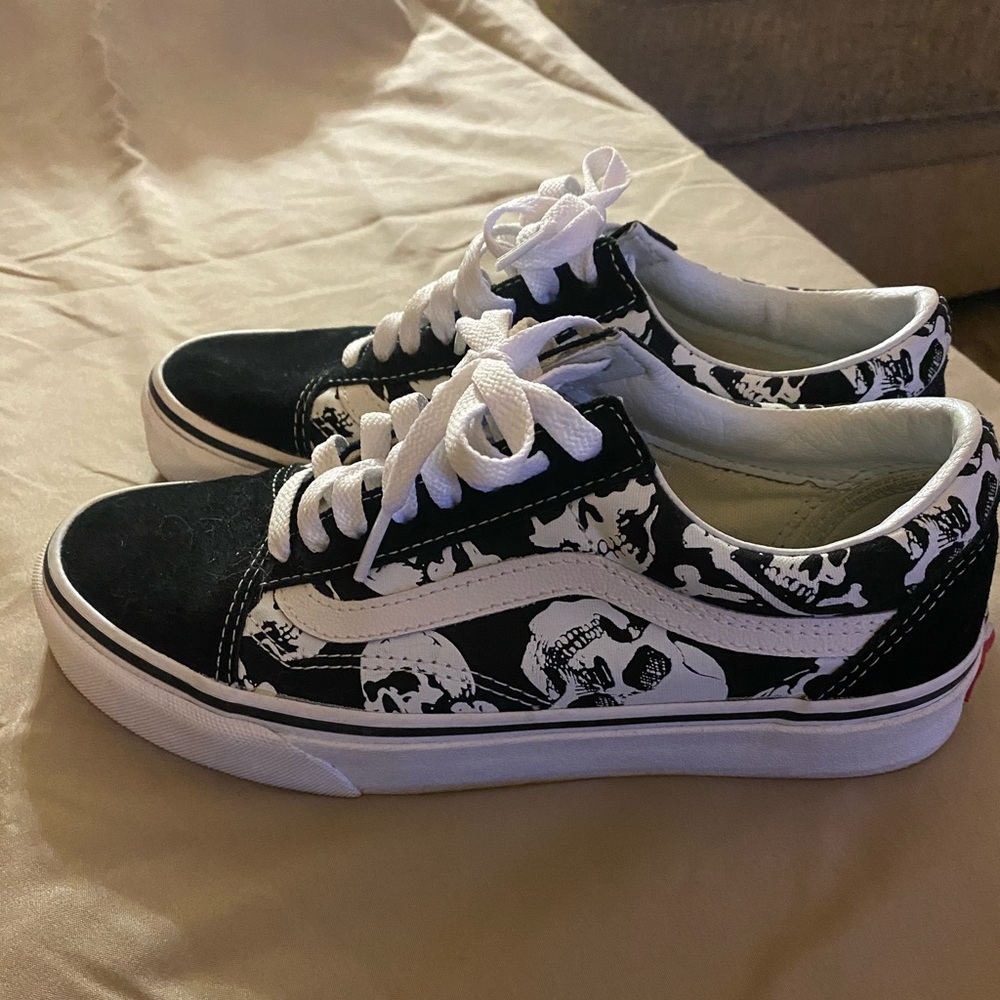 Vans old skool skull shoes